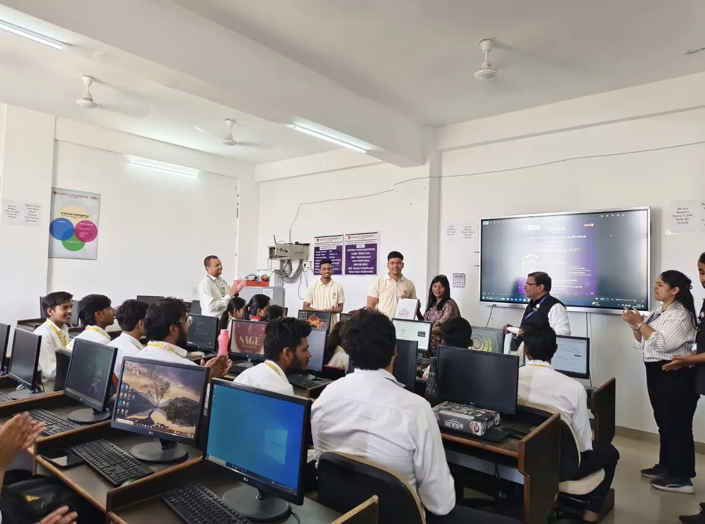 Students at computers during a Builds Your Mind session in a college lab