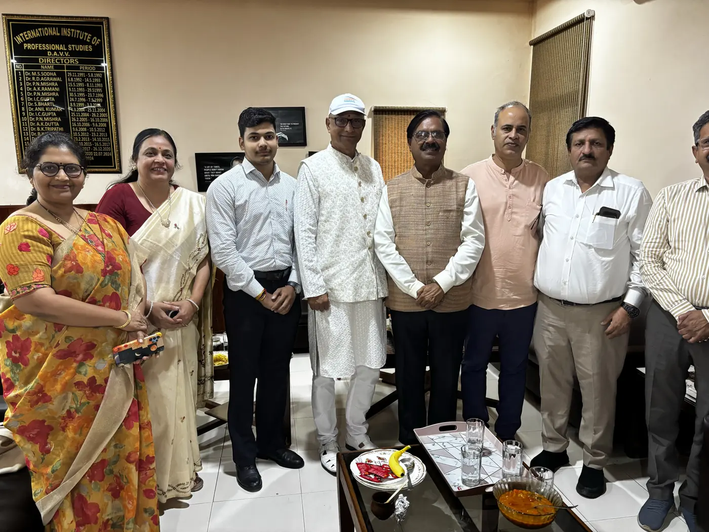 Group photo with institute leaders and faculty